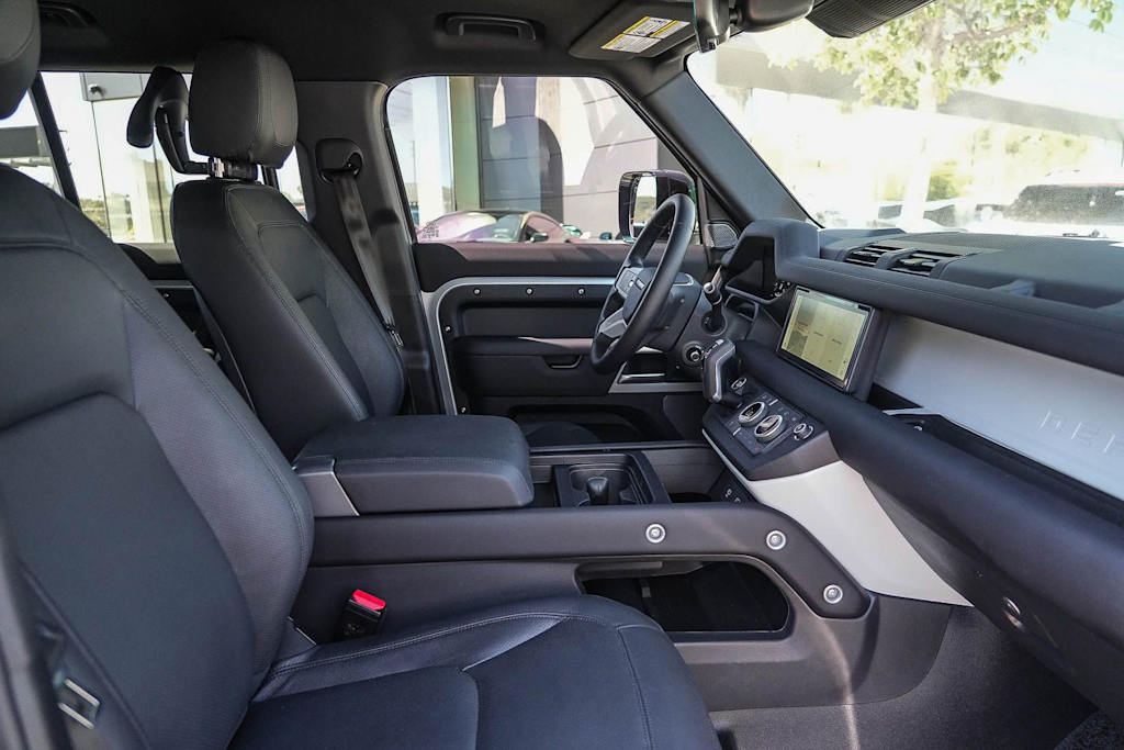 Thumbnail: 2024 Land Rover Defender - 9