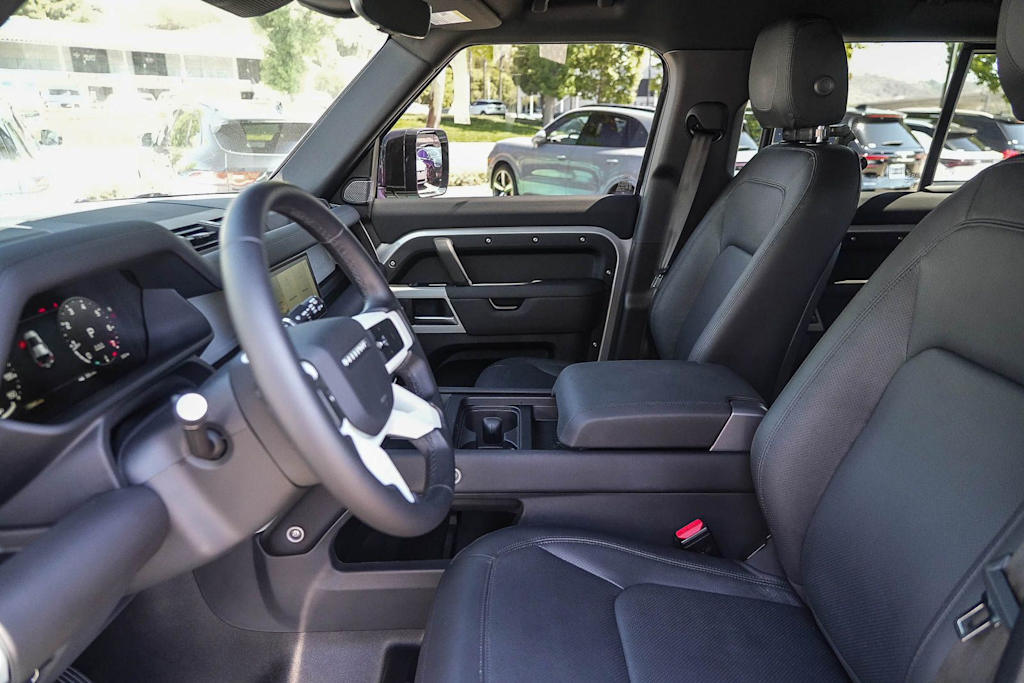 Thumbnail: 2024 Land Rover Defender - 10
