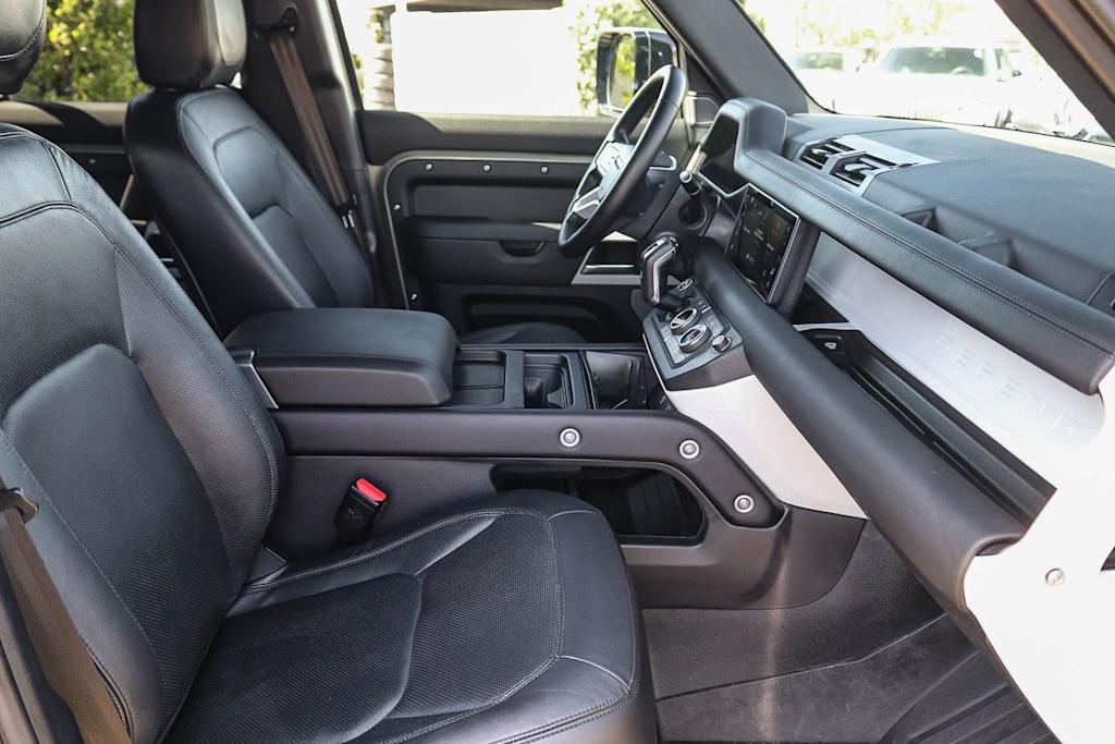 Thumbnail: 2024 Land Rover Defender - 9
