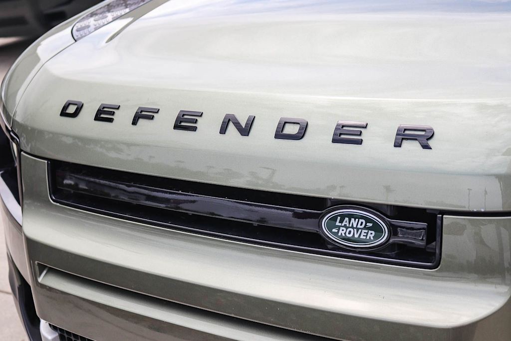 Thumbnail: 2024 Land Rover Defender - 5