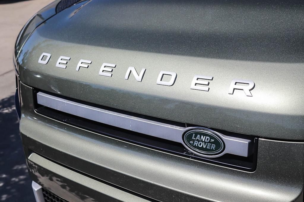 Thumbnail: 2023 Land Rover Defender - 5