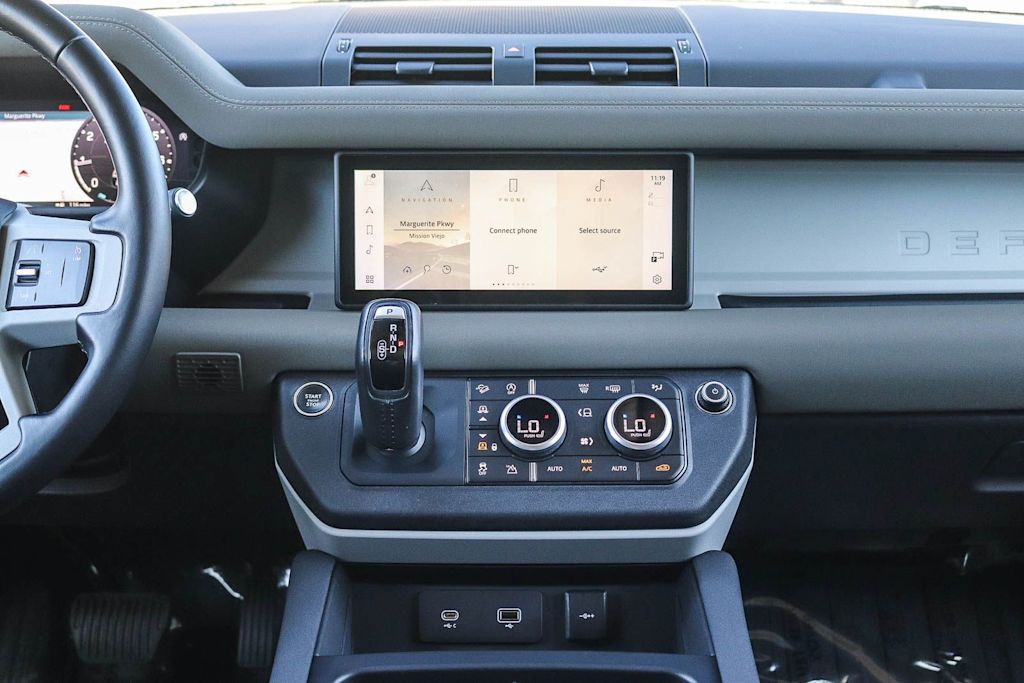 Thumbnail: 2023 Land Rover Defender - 12