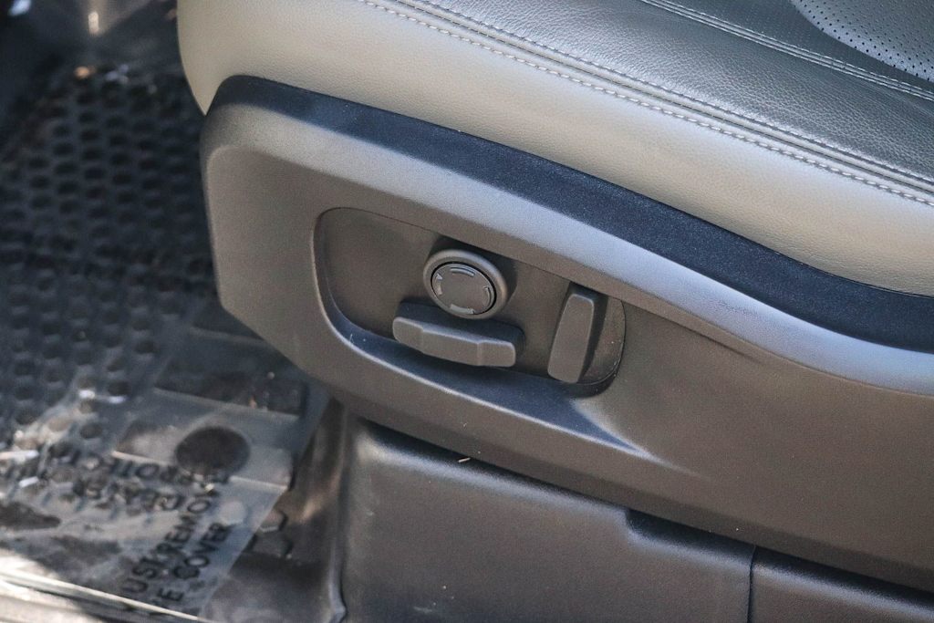 Thumbnail: 2023 Land Rover Defender - 23