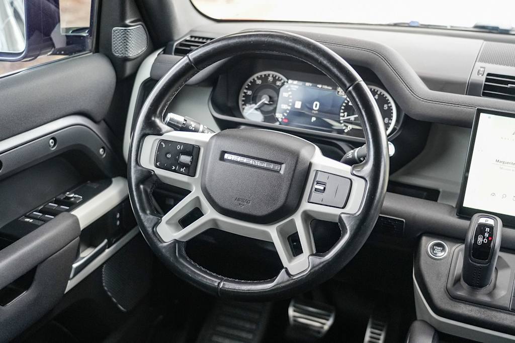 Thumbnail: 2022 Land Rover Defender - 8