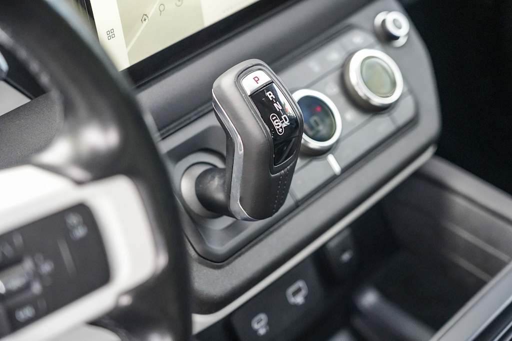 Thumbnail: 2022 Land Rover Defender - 13