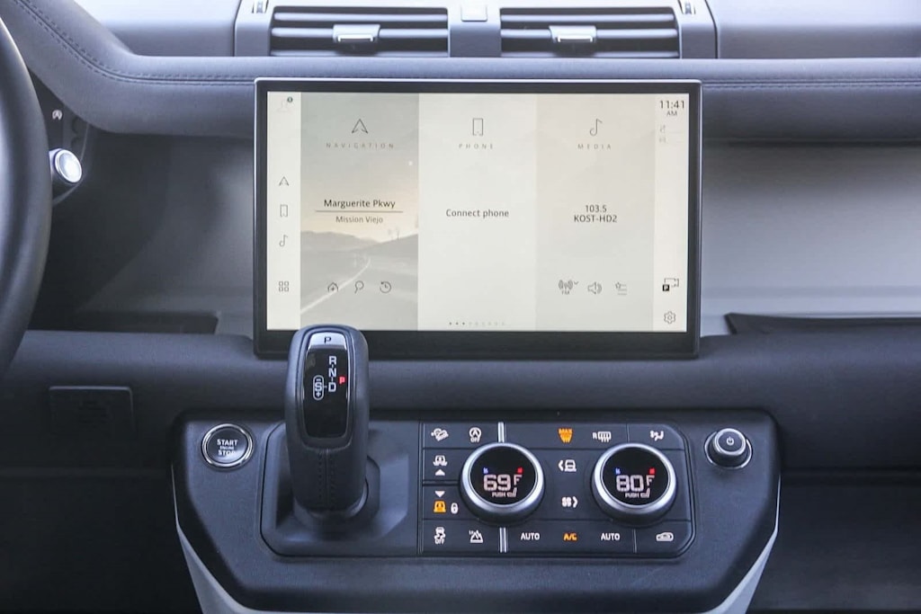 Thumbnail: 2023 Land Rover Defender - 12