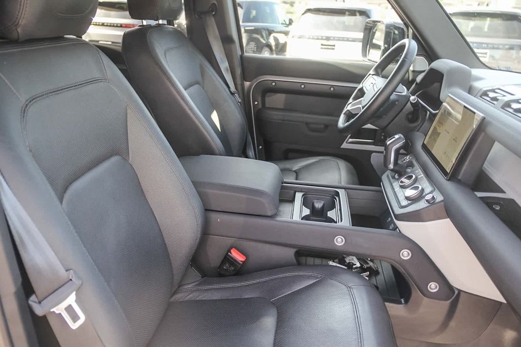 Thumbnail: 2023 Land Rover Defender - 10