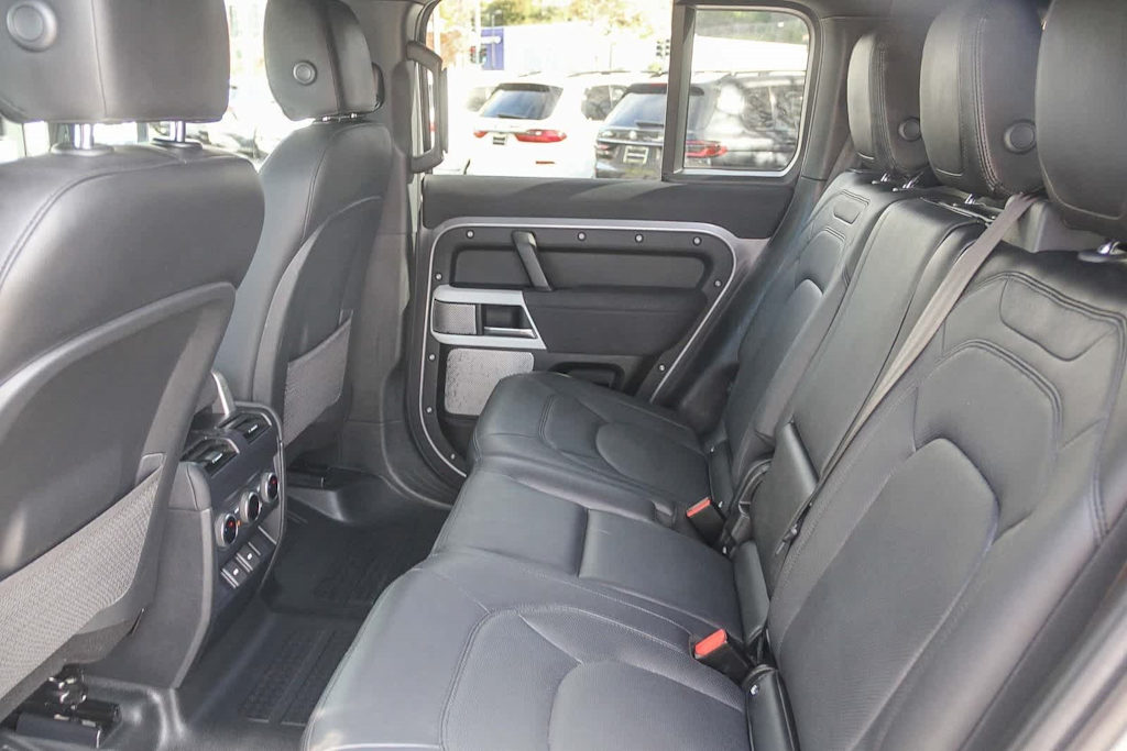 Thumbnail: 2023 Land Rover Defender - 11