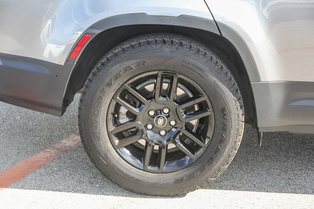 Thumbnail: 2023 Land Rover Defender - 18