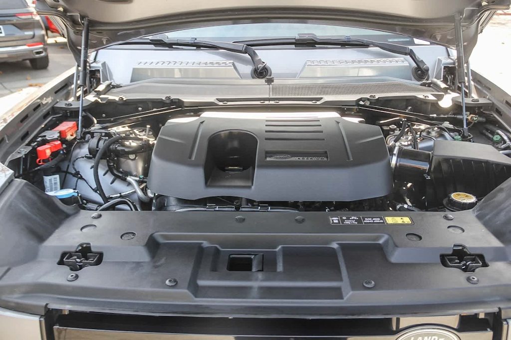 Thumbnail: 2023 Land Rover Defender - 7