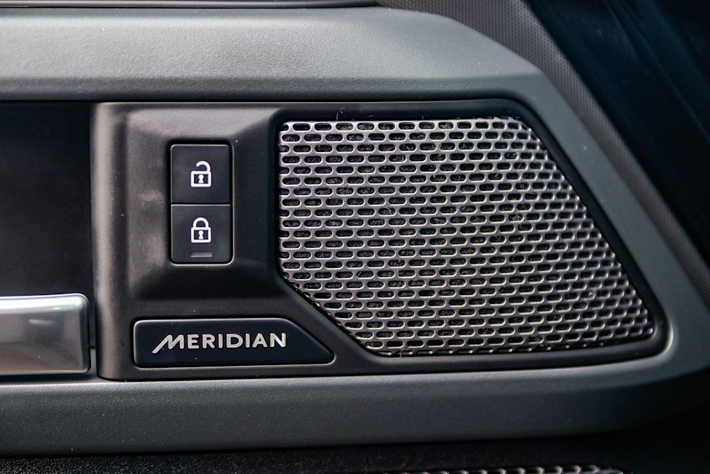 Thumbnail: 2024 Land Rover Defender - 27
