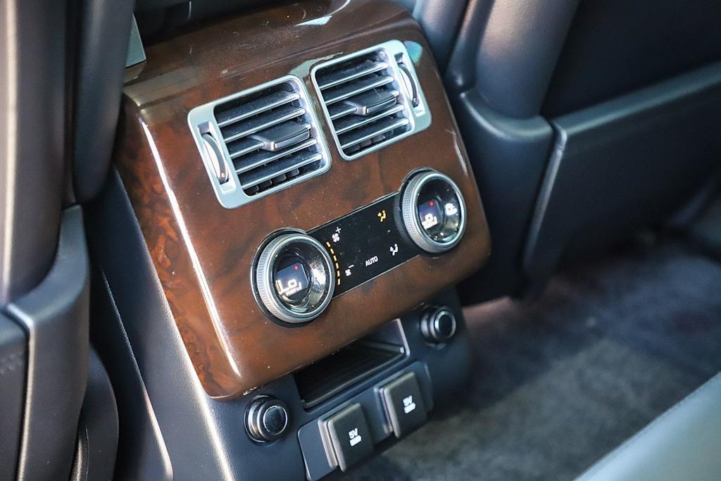 Thumbnail: 2021 Land Rover Range Rover - 23