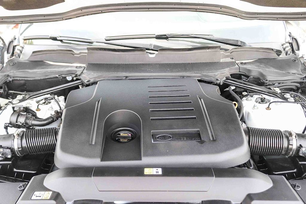Thumbnail: 2020 Land Rover Range Rover - 8