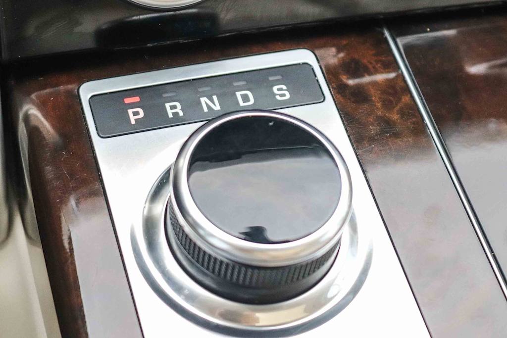 Thumbnail: 2020 Land Rover Range Rover - 25
