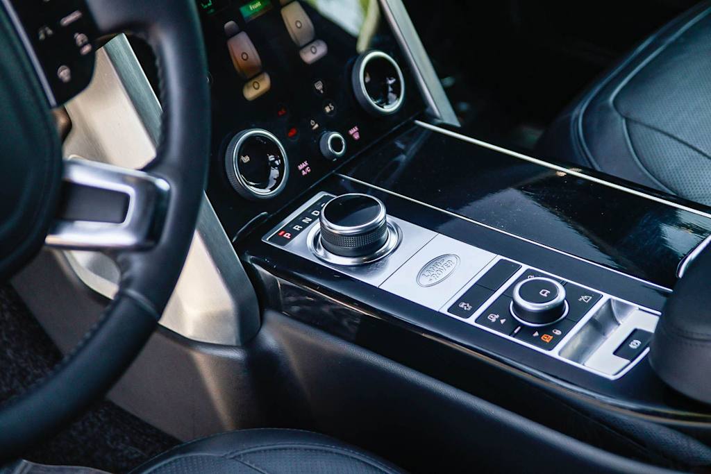 Thumbnail: 2020 Land Rover Range Rover - 14