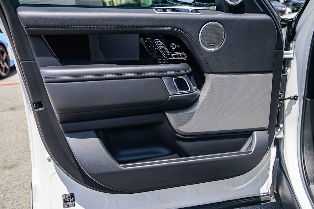 Thumbnail: 2020 Land Rover Range Rover - 24