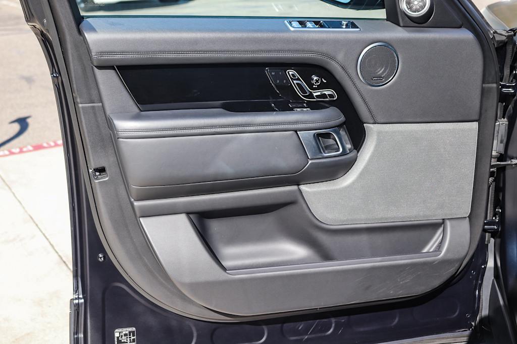 Thumbnail: 2021 Land Rover Range Rover - 23