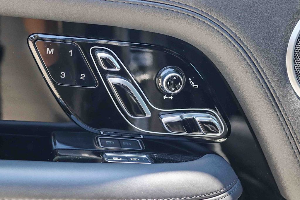Thumbnail: 2022 Land Rover Range Rover - 22