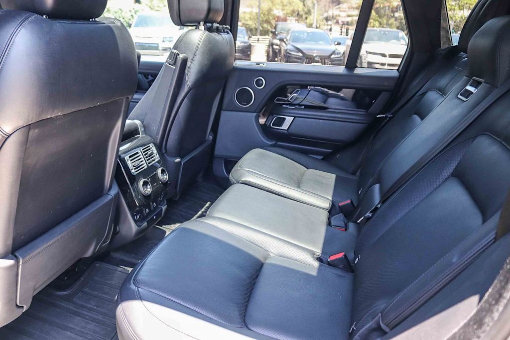 Thumbnail: 2022 Land Rover Range Rover - 11