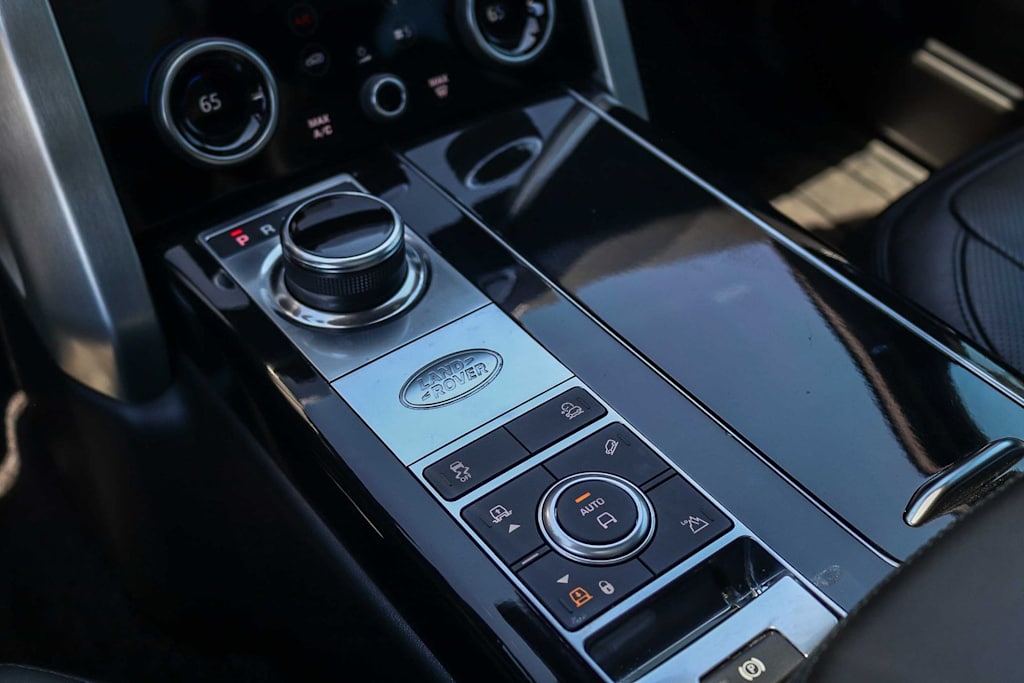 Thumbnail: 2022 Land Rover Range Rover - 24