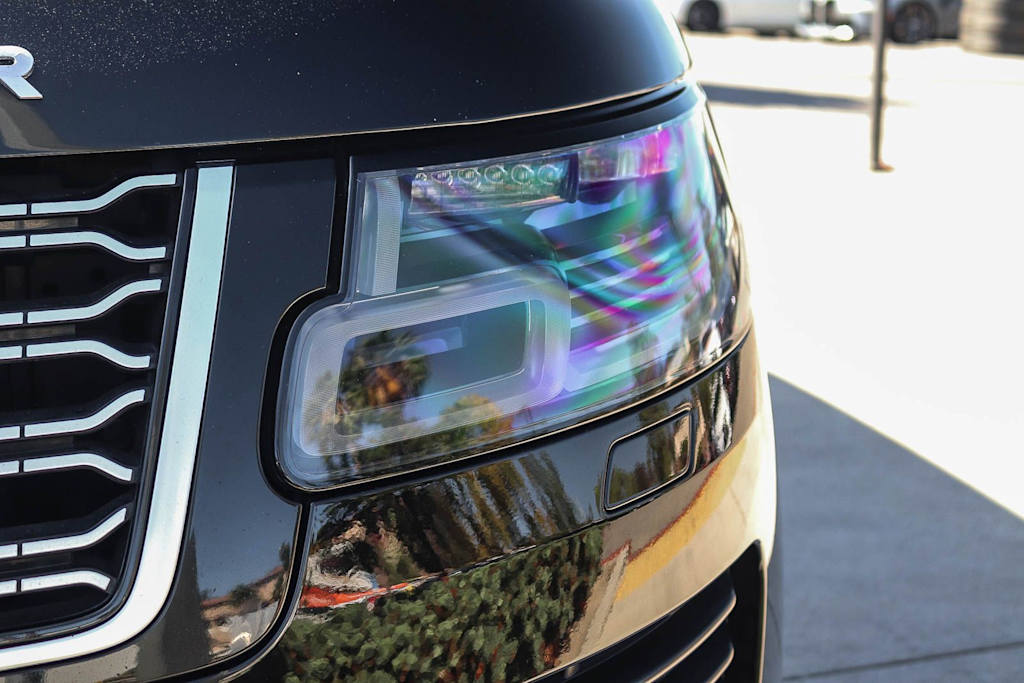 Thumbnail: 2021 Land Rover Range Rover - 21