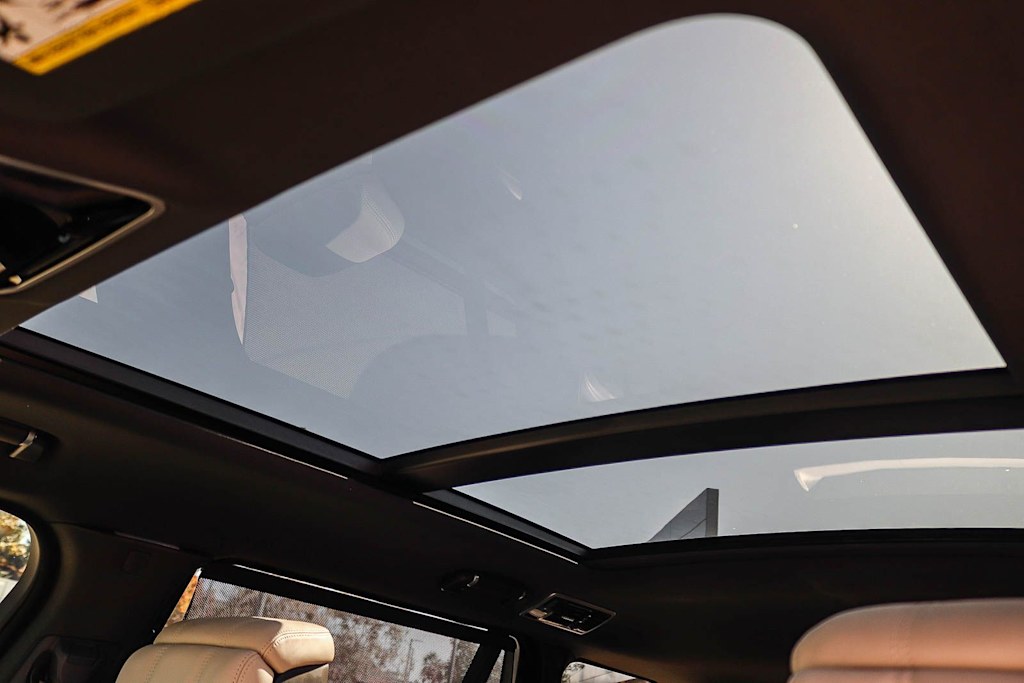 Thumbnail: 2021 Land Rover Range Rover - 23
