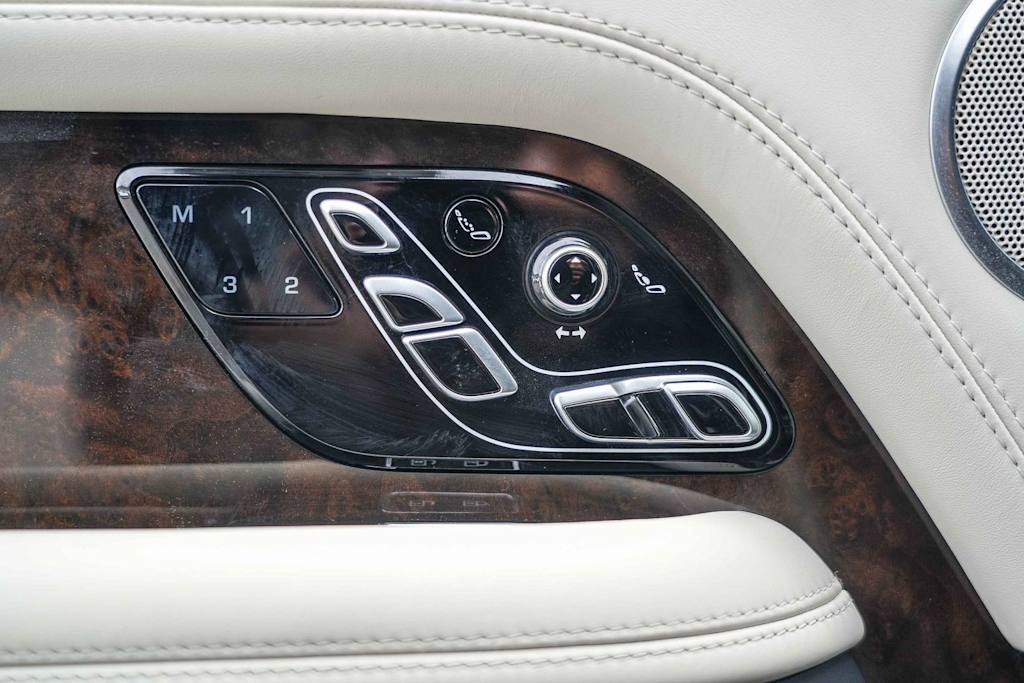 Thumbnail: 2021 Land Rover Range Rover - 25