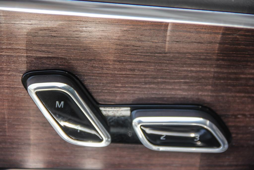 Thumbnail: 2023 Land Rover Range Rover - 24