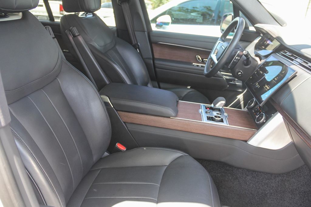 Thumbnail: 2023 Land Rover Range Rover - 25