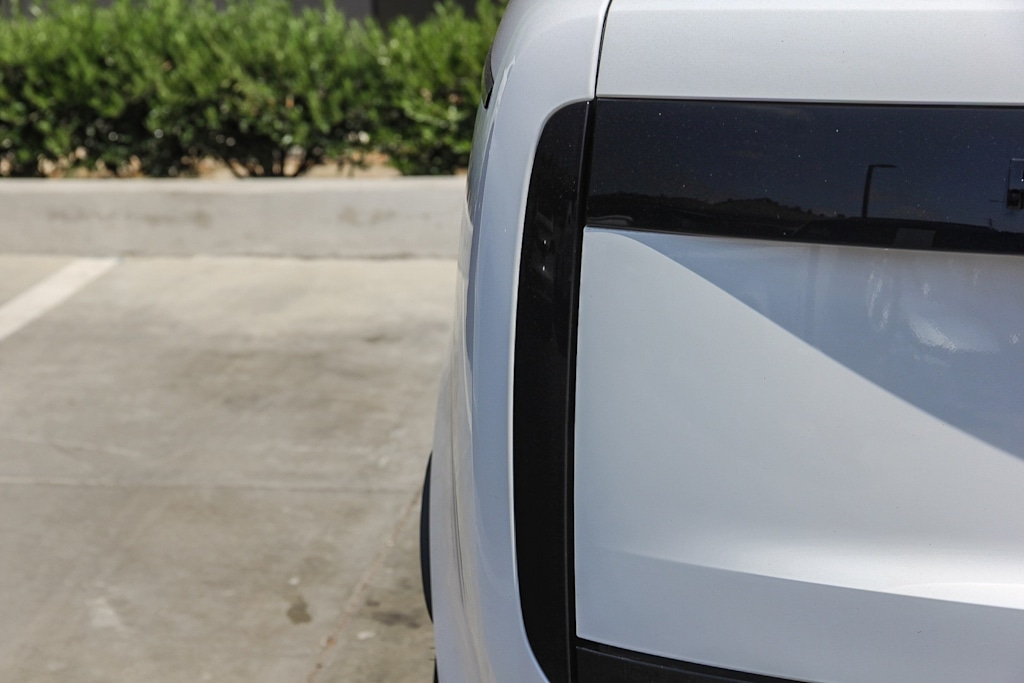 Thumbnail: 2023 Land Rover Range Rover - 10