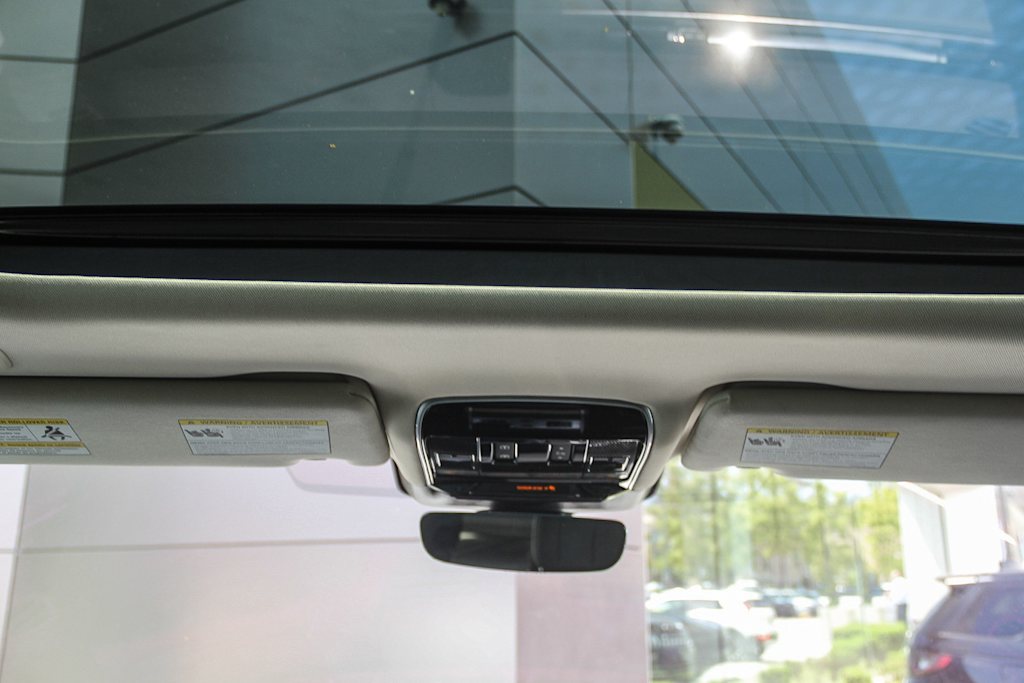 Thumbnail: 2023 Land Rover Range Rover - 22