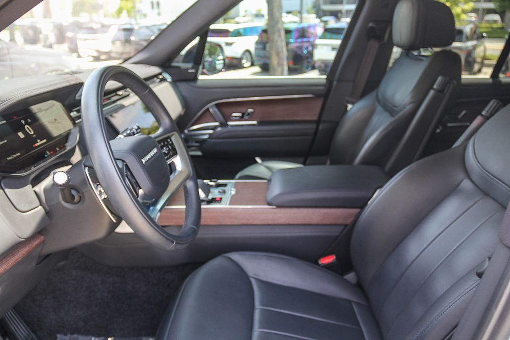 Thumbnail: 2023 Land Rover Range Rover - 11