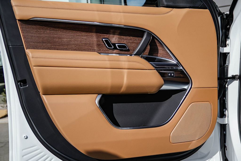 Thumbnail: 2026 Land Rover Range Rover - 16