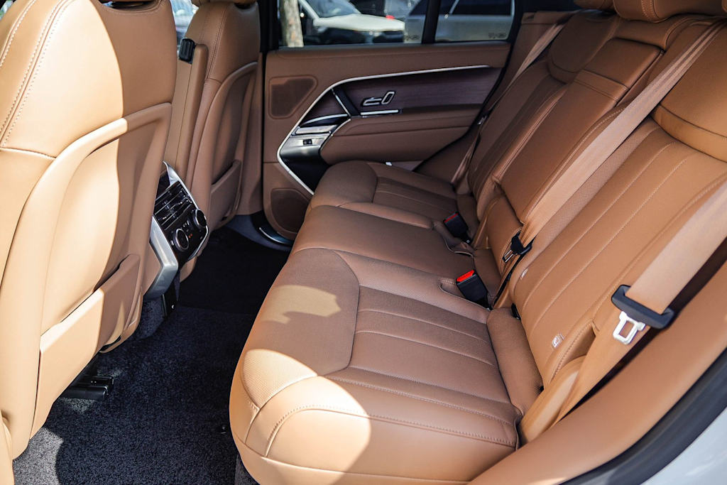 Thumbnail: 2026 Land Rover Range Rover - 8