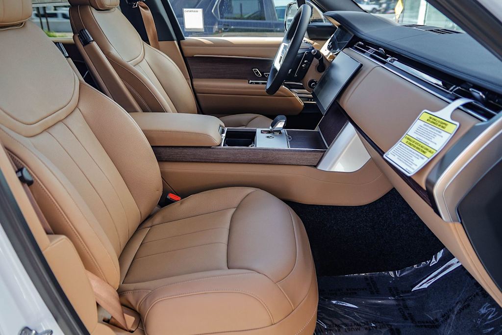 Thumbnail: 2026 Land Rover Range Rover - 7