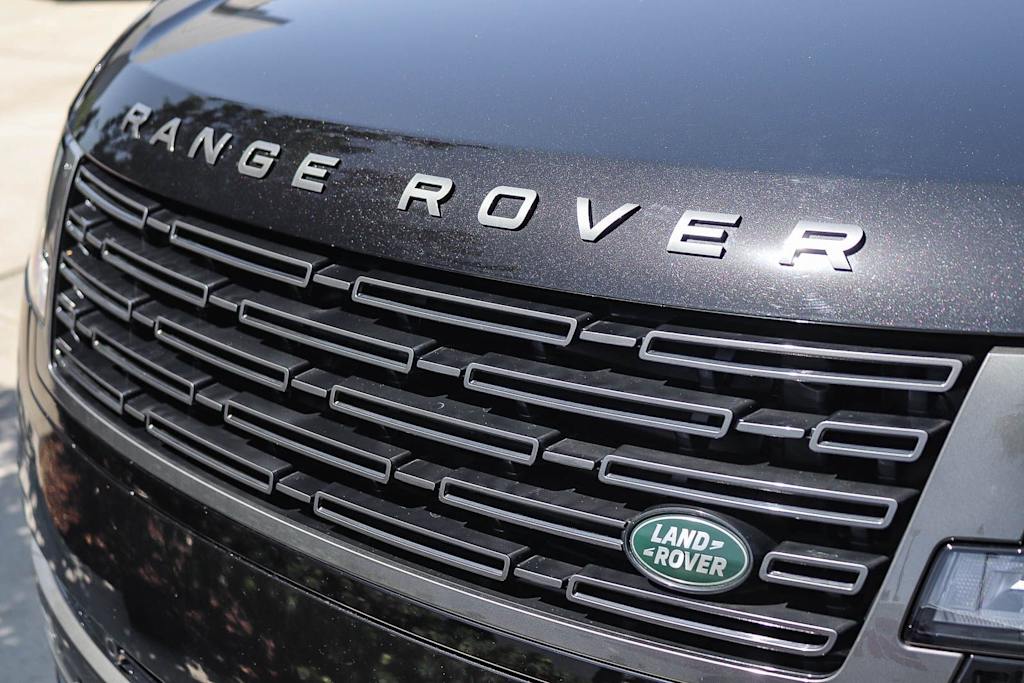 Thumbnail: 2025 Land Rover Range Rover - 5