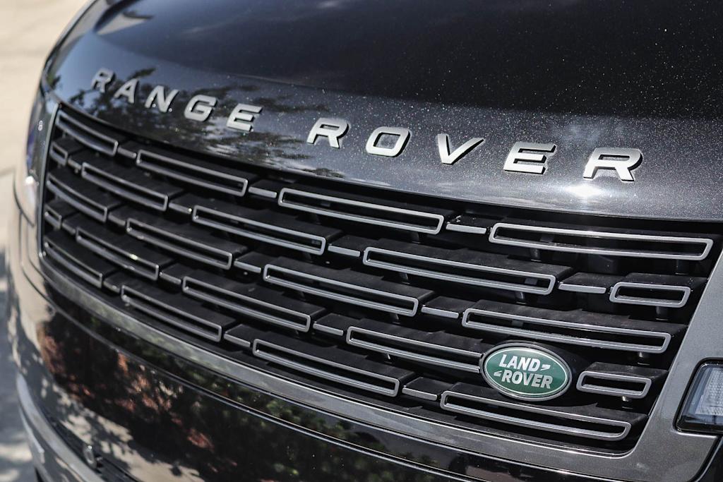 Thumbnail: 2025 Land Rover Range Rover - 17