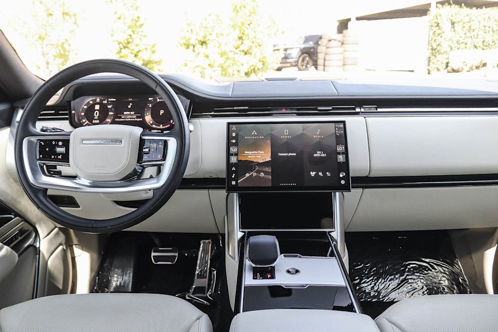 Thumbnail: 2025 Land Rover Range Rover - 2