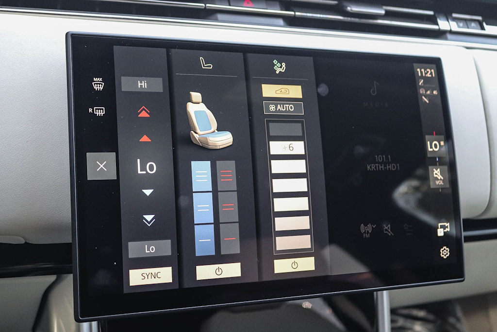 Thumbnail: 2025 Land Rover Range Rover - 22