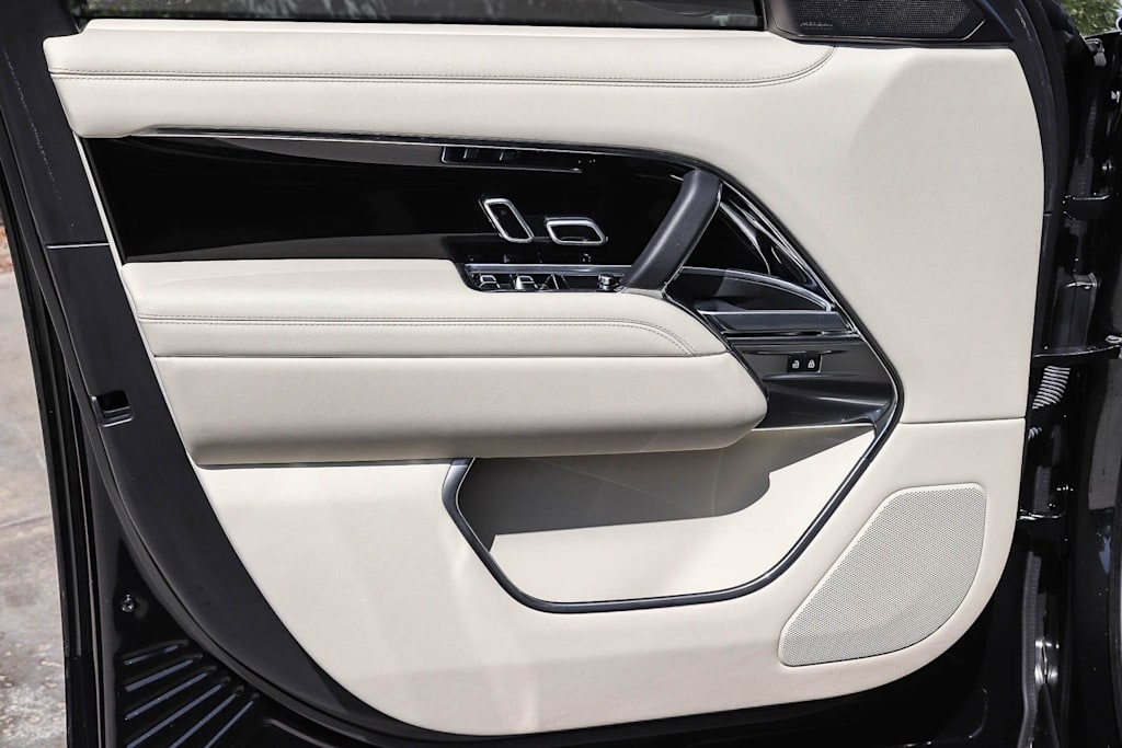 Thumbnail: 2025 Land Rover Range Rover - 20