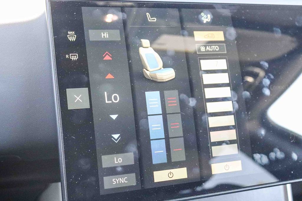 Thumbnail: 2025 Land Rover Range Rover - 24