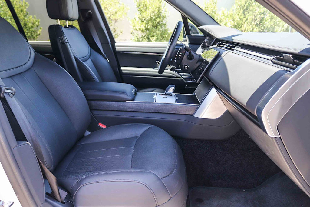 Thumbnail: 2025 Land Rover Range Rover - 10