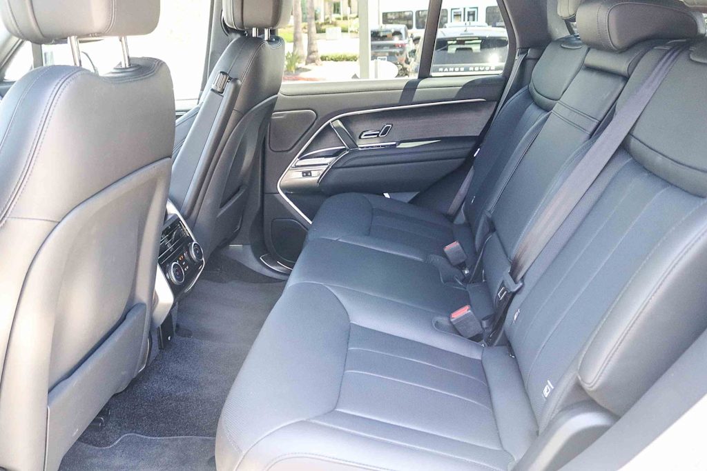Thumbnail: 2025 Land Rover Range Rover - 12