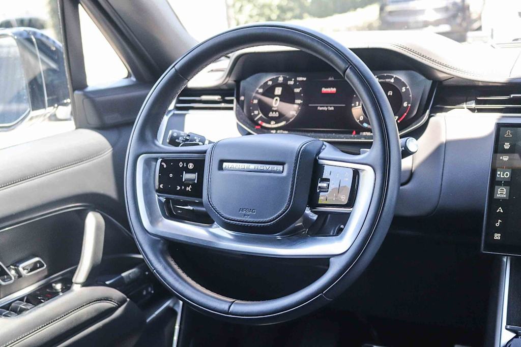 Thumbnail: 2025 Land Rover Range Rover - 9
