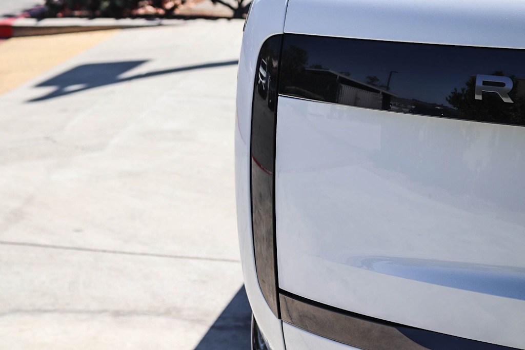 Thumbnail: 2023 Land Rover Range Rover - 10