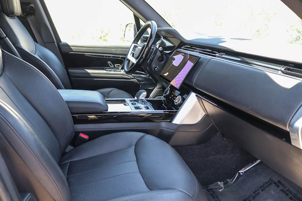 Thumbnail: 2023 Land Rover Range Rover - 13