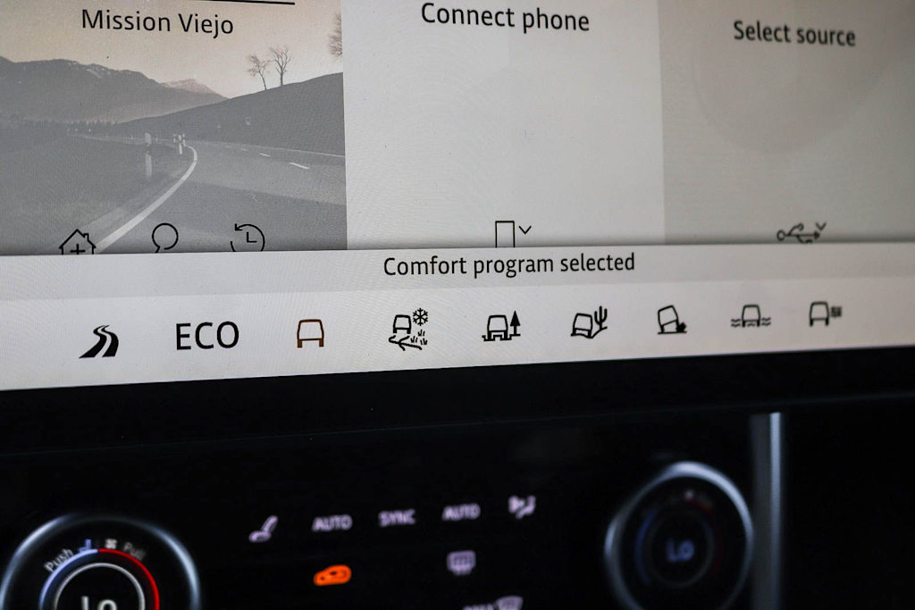 Thumbnail: 2022 Land Rover Range Rover - 24