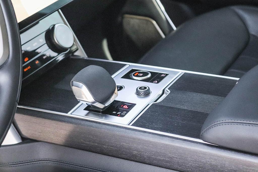 Thumbnail: 2022 Land Rover Range Rover - 22