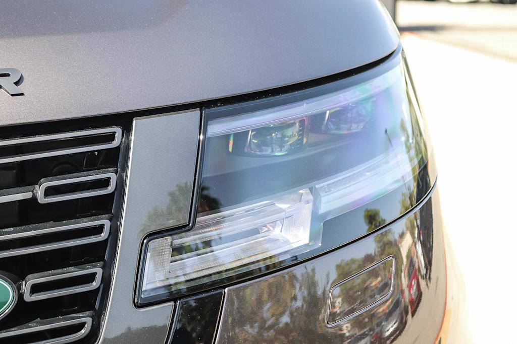 Thumbnail: 2022 Land Rover Range Rover - 18