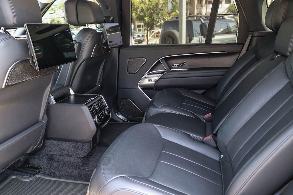 Thumbnail: 2022 Land Rover Range Rover - 11